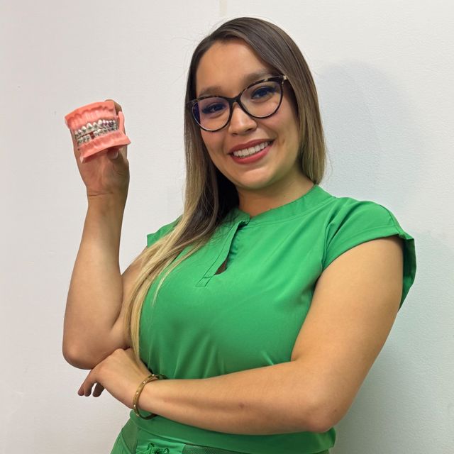 Daniela Fernanda Ocampo Perez, Dentista - Odontólogo Coyoacán