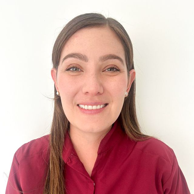 Ivette Covarrubias Cardenas, Dentista - Odontólogo Juriquilla