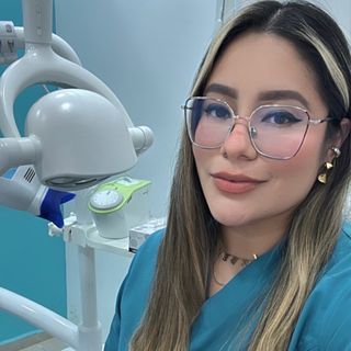Ampliar imagen: Karen Lázaro, Dentista - Odontólogo Villahermosa