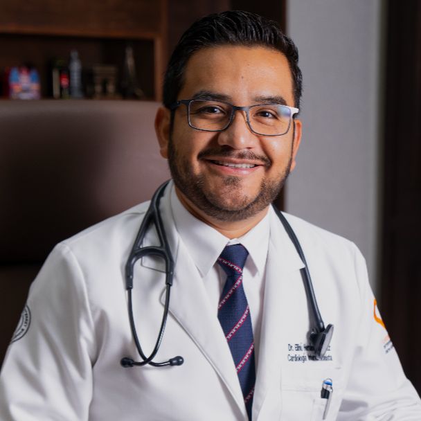 Elihú Hernández Pérez, Cardiólogo Monterrey