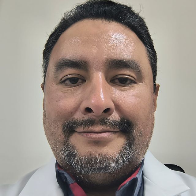 Luis Antonio Colunga González, Ginecólogo León