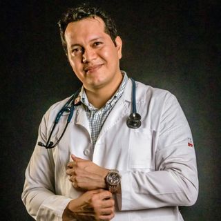 Ampliar imagen: Roberto Silva Quijano, Cardiólogo pediátrico San Francisco de Campeche