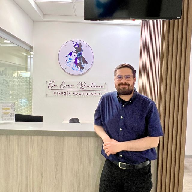 Ever Renteria Sepulveda, Cirujano maxilofacial Ciudad Juarez