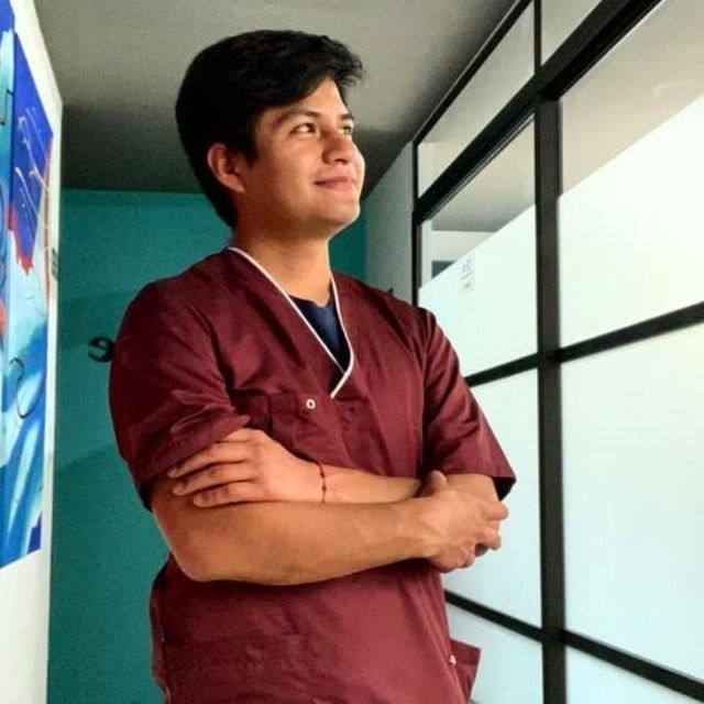 Isaac Contreras Cantú, Dentista - Odontólogo Ciudad de México