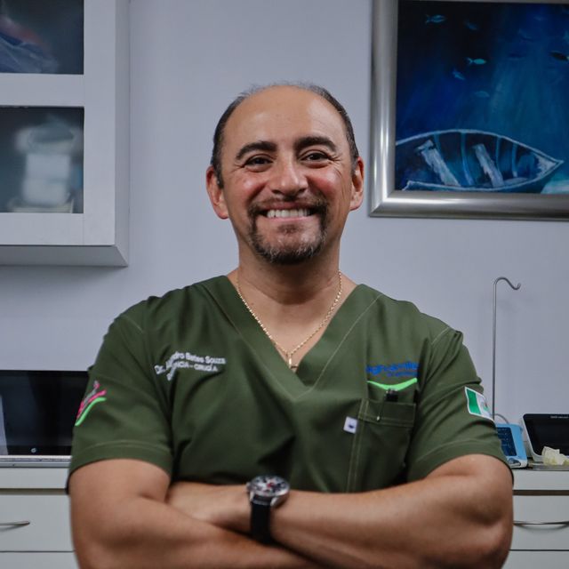 Alejandro Bates Souza, Dentista - Odontólogo Veracruz