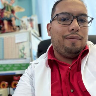 Dr. Antonio israel Carrillo mota