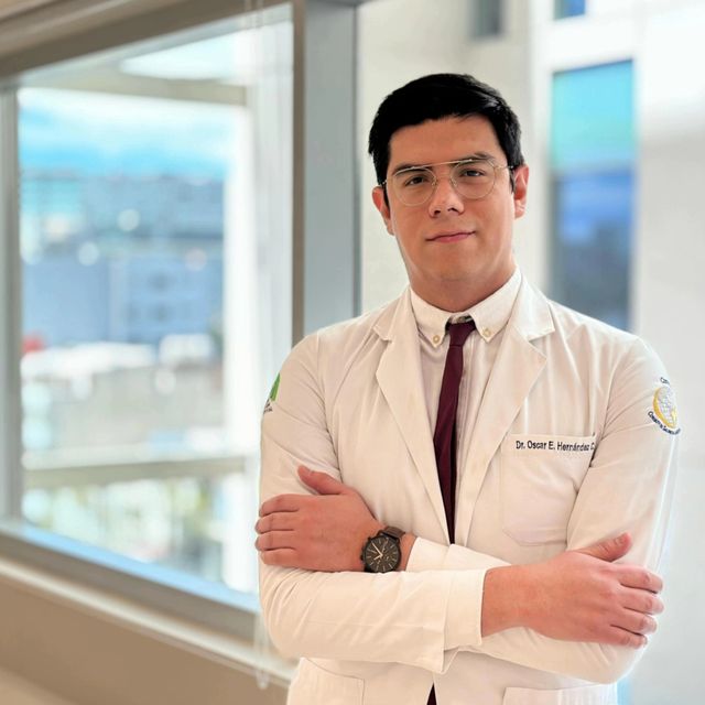 Oscar Eduardo Hernández Covarrubias, Médico general Guadalajara