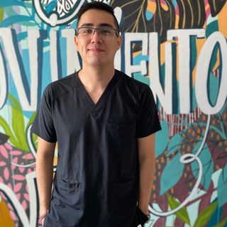 Ampliar imagen: Adrian Amador, Fisioterapeuta Celaya