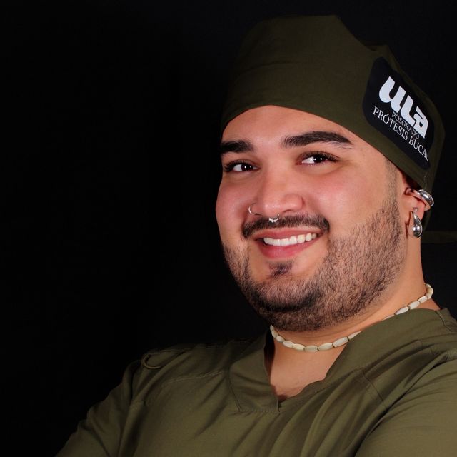 Adán Leonardo Valdez Fausto, Dentista - Odontólogo Cuauhtémoc