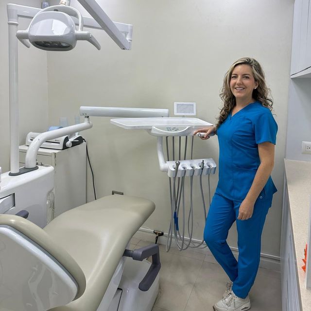 Viviana Paz Soldan, Dentista - Odontólogo La Paz