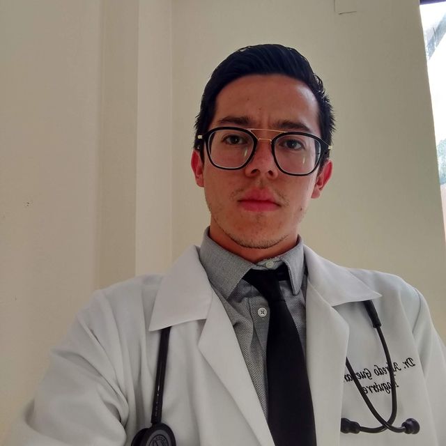 Luis Alfredo Guevara Izaguirre, Neumólogo Ciudad de México