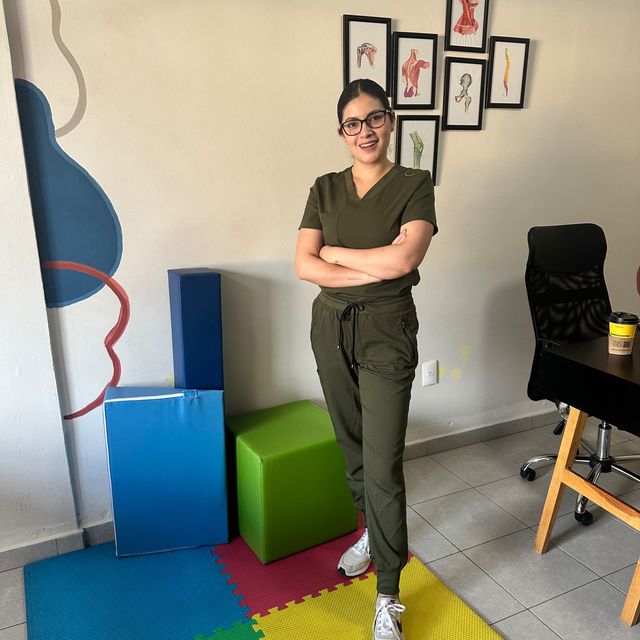 Alexa Castro, Fisioterapeuta Metepec