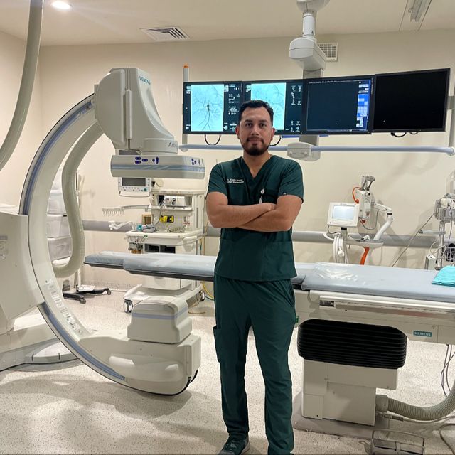 Alexis Santos, Radiólogo Morelia