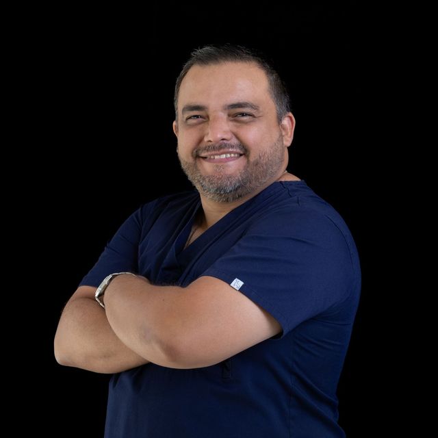 Andrés Vicente Reyes, Dentista - Odontólogo Mérida