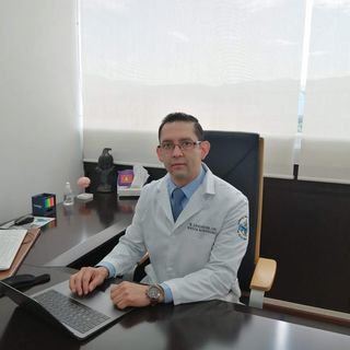 Ampliar imagen: Juan Manuel Santana López, Neurólogo Tlalpan