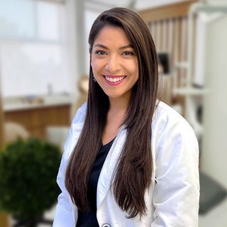 Ampliar imagen: Brenda Carmona Molina, Dentista - Odontólogo Tlalnepantla de Baz