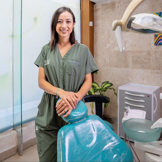 Barbara Andrea Vargas Salinas, Dentista - Odontólogo Playa del Carmen