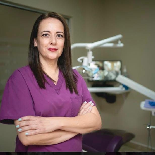 Lizeth Patricia Lopez de Nava, Dentista - Odontólogo Mexicali