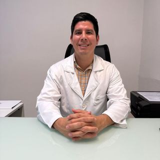 Ampliar imagen: Javier Alonso Pérez García, Ginecólogo Villahermosa