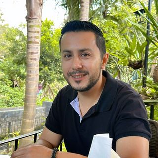 Carlos Samuel Cuadra Reyes, Dentista - Odontólogo Uruapan