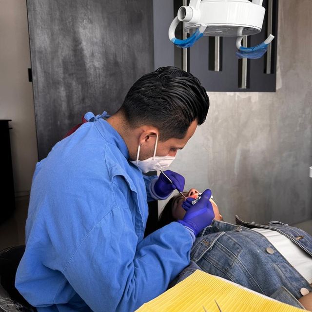 Angel Velazquez, Dentista - Odontólogo Puebla