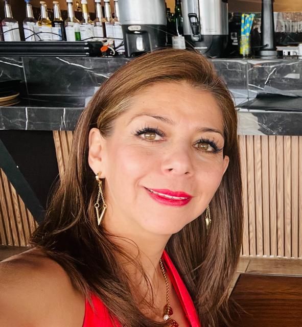 Elsa Magaly Palacios Millan, Dentista - Odontólogo Querétaro