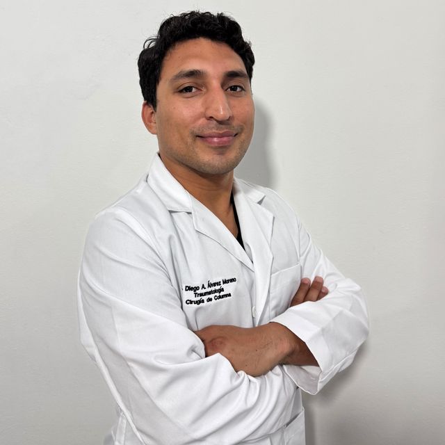 diego armando alvarez moreno, Traumatólogo Naucalpan de Juárez