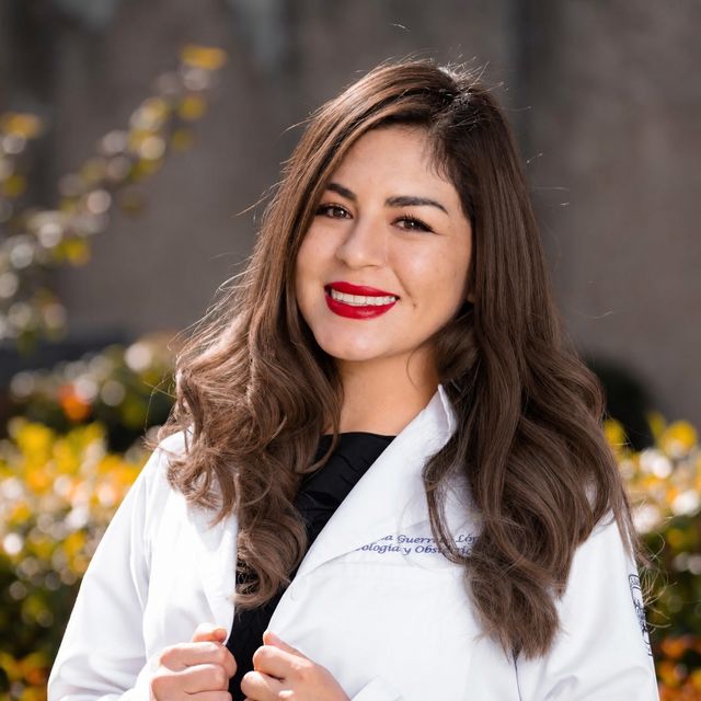 Cecilia Guerrero López, Ginecólogo Querétaro