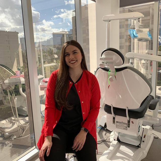 Diana Paola Lugo Bojorquez, Dentista - Odontólogo Tijuana