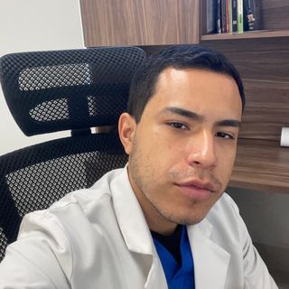 Ampliar imagen: Mario Martínez, Médico general Monterrey
