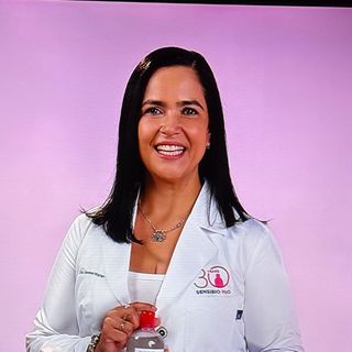 Ampliar imagen: Vanessa Warren Ibarra, Dermatólogo Toluca