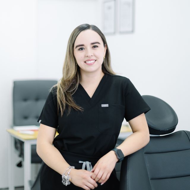 Fernanda Avalos, Dentista - Odontólogo Querétaro