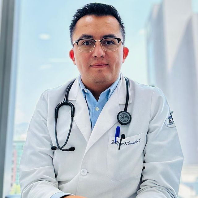 Efraín Camarín Sánchez, Oncólogo médico Ciudad de México