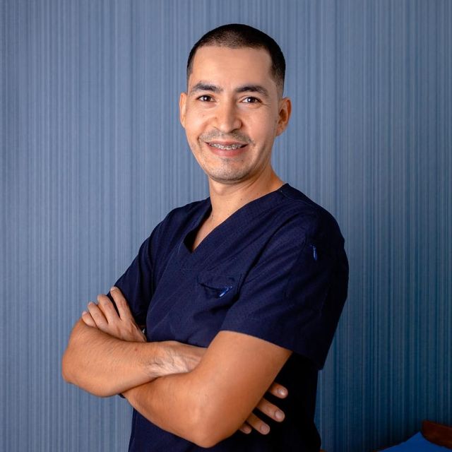 Salvador Servin del Toro, Dentista - Odontólogo Mérida