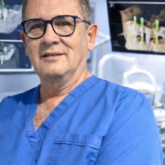José  Luis Tapia Ibarra, Dentista - Odontólogo León