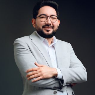 Ampliar imagen: Angel Alfonso German, Dermatólogo Culiacan