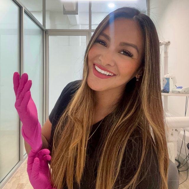 Berenice  Salazar, Dentista - Odontólogo Cancun
