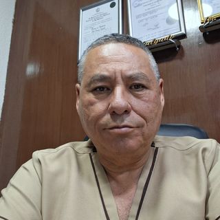 Ampliar imagen: Osbert Villalobos Benitez, Dermatólogo Coyoacán