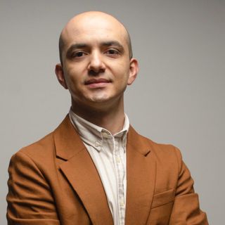 Ampliar imagen: Paúl Solís Hidalgo, Proctólogo León