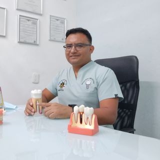 Ampliar imagen: José Alfredo Miguel Montes, Dentista - Odontólogo Ensenada