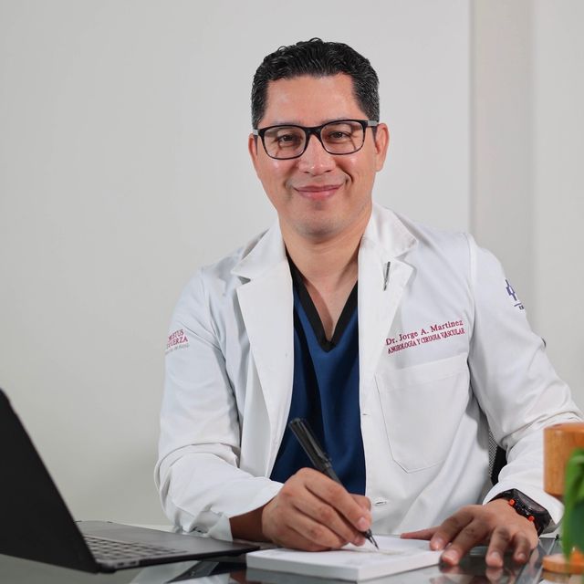 Jorge Armando Martínez Martínez, Angiólogo Mérida