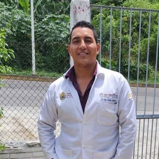 Ampliar imagen: Jesus Angeles gutierrez, Médico general Papantla