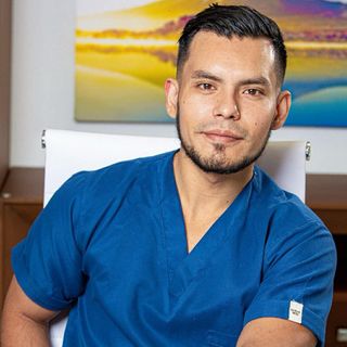 Dr. Israel Vega Flores