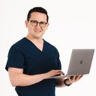 Dr. Marcelo Díaz Sallas