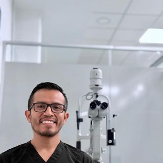 Dr. Claudio Iván Che Poot