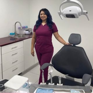 Ampliar imagen: Alexia Burciaga, Dentista - Odontólogo Tijuana