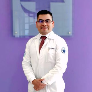 Ampliar imagen: Irving Alberto Cortes, Médico general Puebla