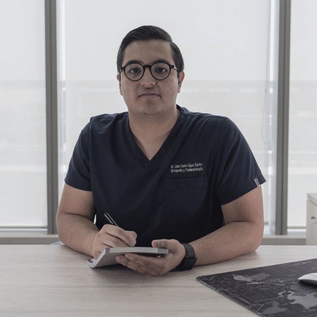 Juan Carlos López Castro, Ortopedista Ciudad de México