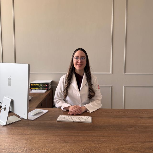 Maricruz Guardado Mendez, Internista León