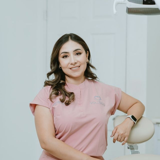 Karen Selene Carrillo Lopez, Dentista - Odontólogo Ensenada